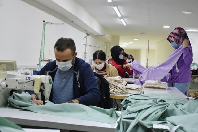Altınlarını satıp kooperatif kuran kadınlar, şimdi siparişlere yetişemiyor