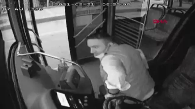 ANTALYA Darbedilen kadını kurtaran otobüs şoförünü bıçakla tehdit eden 2 şüpheli tutuklandı -ARŞİV GÖRÜNTÜLERLE ANTALYA Darbedilen kadını kurtaran otobüs şoförünü bıçakla tehdit eden 2 şüpheli tutuklandı -ARŞİV GÖRÜNTÜLERLE