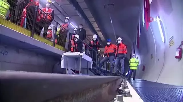 Bakan Karaismailoğlu, Sabiha Gökçen Havalimanı Metro Projesi'nin ilk ray kaynak törenine katıldı