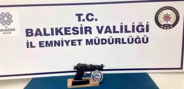 Balıkesir'de polisten 22 şahsa huzur operasyonu Balıkesir'de polisten 22 şahsa huzur operasyonu