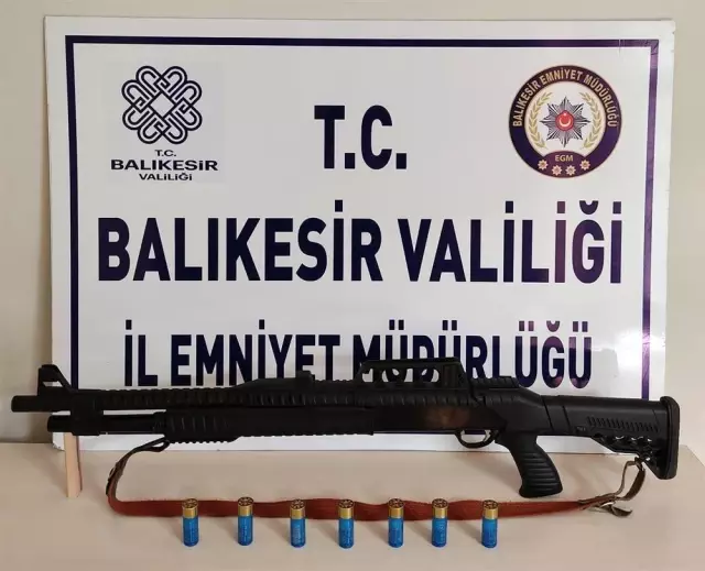 Balıkesir'de polisten 22 şahsa huzur operasyonu Balıkesir'de polisten 22 şahsa huzur operasyonu