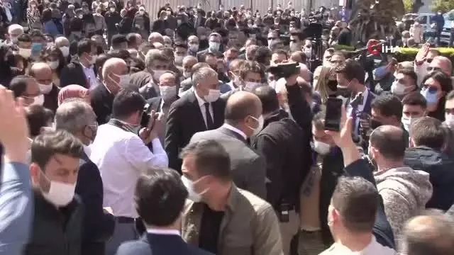 Binalı Yıldırım: 'Hedefimiz; İzmir'de yerel hizmeti AK Parti hizmetiyle buluşturmak olacak' Binalı Yıldırım: 'Hedefimiz; İzmir'de yerel hizmeti AK Parti hizmetiyle buluşturmak olacak'