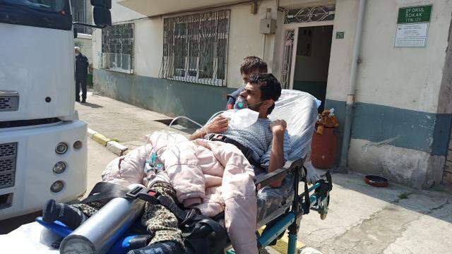 Çakmakla oynayan 3 yaşındaki çocuk az daha tüm ailesini yakıyordu