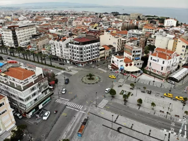 Kısıtlamada Taksim meydanı turistlere kaldı Kısıtlamada Taksim meydanı turistlere kaldı
