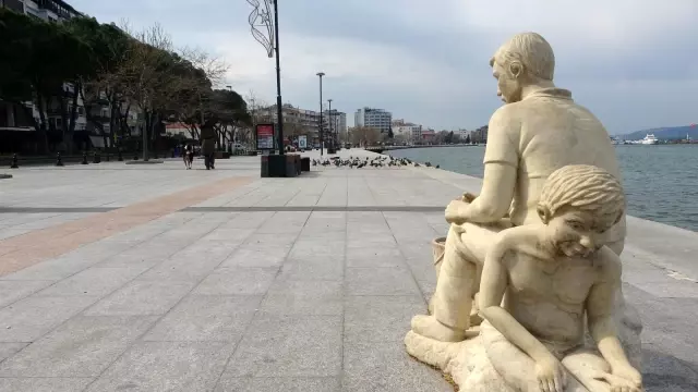 Kısıtlamada Taksim meydanı turistlere kaldı Kısıtlamada Taksim meydanı turistlere kaldı