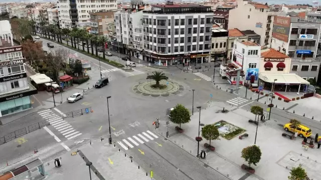 Kısıtlamada Taksim meydanı turistlere kaldı Kısıtlamada Taksim meydanı turistlere kaldı