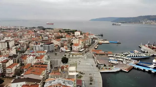 Kısıtlamada Taksim meydanı turistlere kaldı Kısıtlamada Taksim meydanı turistlere kaldı