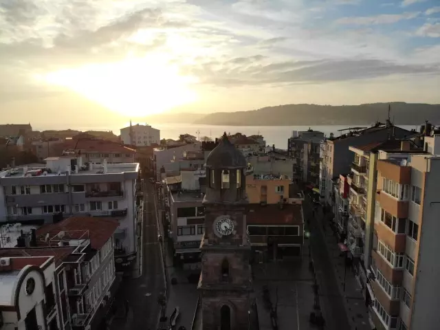 Kısıtlamada Taksim meydanı turistlere kaldı Kısıtlamada Taksim meydanı turistlere kaldı