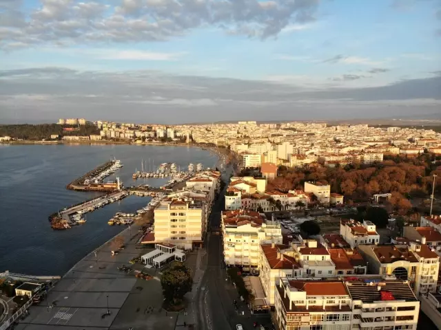 Kısıtlamada Taksim meydanı turistlere kaldı Kısıtlamada Taksim meydanı turistlere kaldı