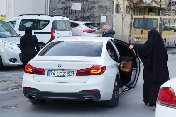 Cübbeli Ahmet'in kızını evlendirdiği düğünde koronavirüs tedbirleri hiçe sayıldı