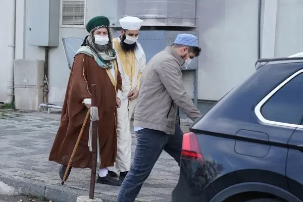 Cübbeli Ahmet'in kızını evlendirdiği düğünde İçişleri Bakanlığı'nın belirlediği tedbirler hiçe sayıldı Cübbeli Ahmet'in kızını evlendirdiği düğünde İçişleri Bakanlığı'nın belirlediği tedbirler hiçe sayıldı