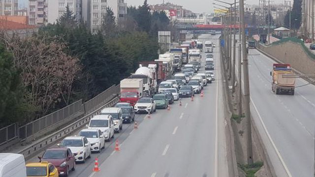 denetimde d 100 karayolunda yogunluk olustu 10 14039887 o