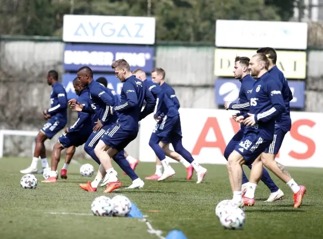 Fenerbahçe'de Denizlispor maçı hazırlıkları devam etti Fenerbahçe'de Denizlispor maçı hazırlıkları devam etti