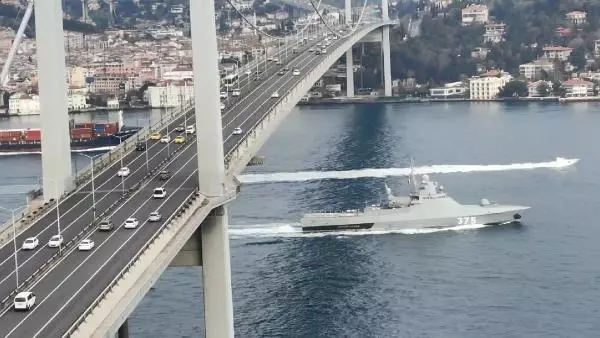 RUS SAVAŞ GEMİSİ İSTANBUL BOĞAZ'INDAN GEÇTİ RUS SAVAŞ GEMİSİ İSTANBUL BOĞAZ'INDAN GEÇTİ