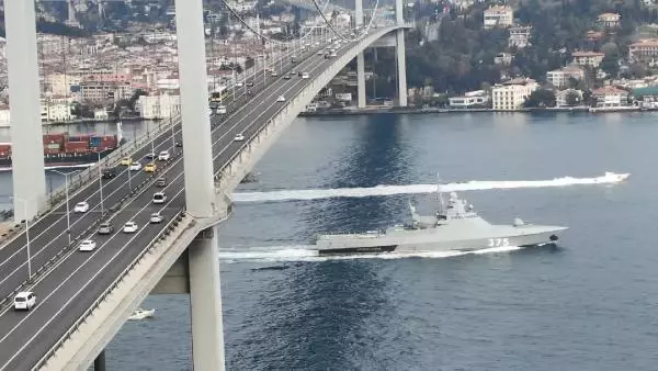 RUS SAVAŞ GEMİSİ İSTANBUL BOĞAZ'INDAN GEÇTİ RUS SAVAŞ GEMİSİ İSTANBUL BOĞAZ'INDAN GEÇTİ