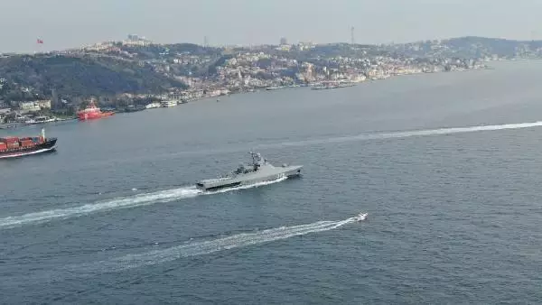 RUS SAVAŞ GEMİSİ İSTANBUL BOĞAZ'INDAN GEÇTİ RUS SAVAŞ GEMİSİ İSTANBUL BOĞAZ'INDAN GEÇTİ
