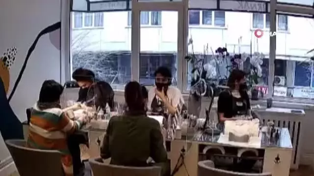 İbrahim Tatlıses'in kızı saldırıya uğrarken, dükkanda yaşanan panik anları kamerada İbrahim Tatlıses'in kızı saldırıya uğrarken, dükkanda yaşanan panik anları kamerada