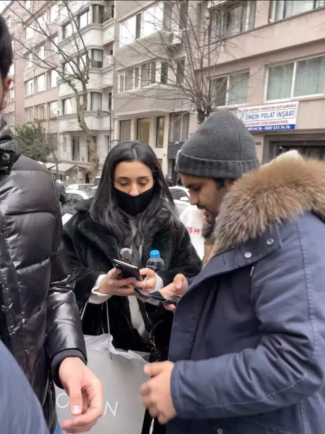 İbrahim Tatlıses'in kızı saldırıya uğrarken, dükkanda yaşanan panik anları kamerada İbrahim Tatlıses'in kızı saldırıya uğrarken, dükkanda yaşanan panik anları kamerada