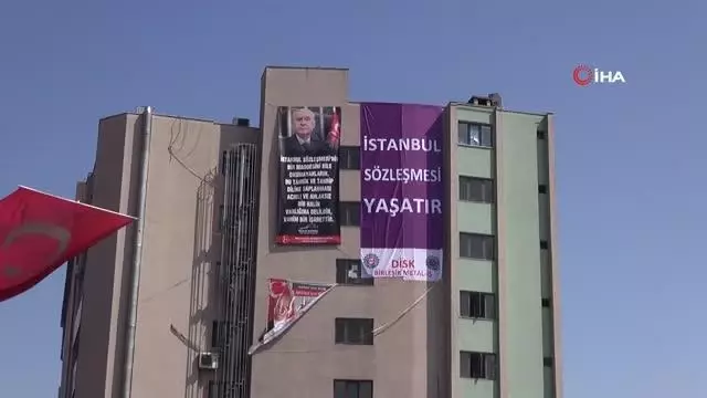 İstanbul Sözleşmesi tartışmaları afişlere yansıdı İstanbul Sözleşmesi tartışmaları afişlere yansıdı