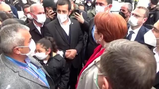 İYİ Parti Genel Başkanı Akşener, Yüksekova'da esnafı ziyaret etti (2) İYİ Parti Genel Başkanı Akşener, Yüksekova'da esnafı ziyaret etti (2)