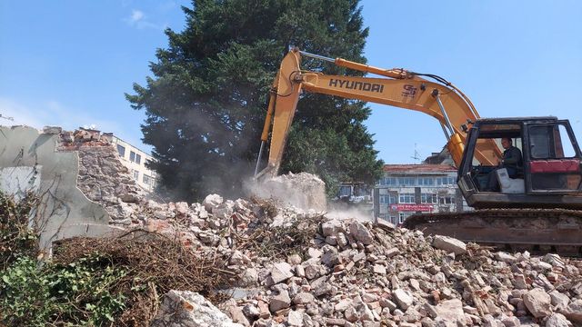 izmit in sembolu olan tarihi tekel binasi yik 3 14040265 o