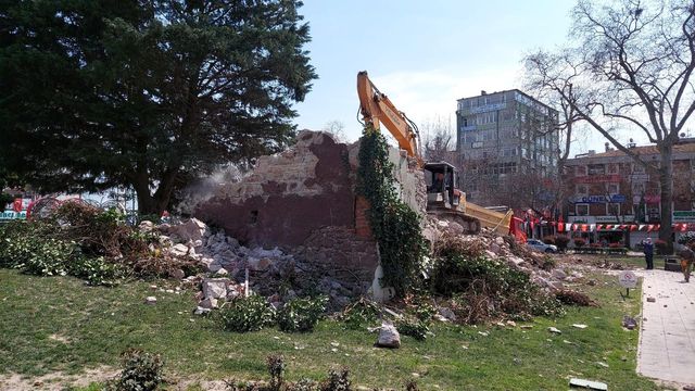 izmit in sembolu olan tarihi tekel binasi yik 4 14040265 o