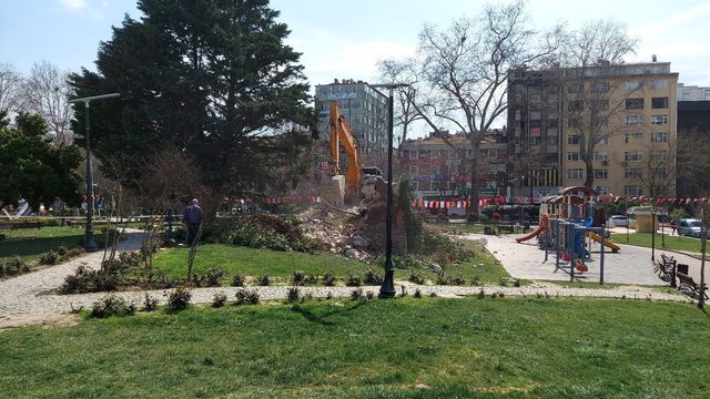 izmit in sembolu olan tarihi tekel binasi yik 8 14040265 o