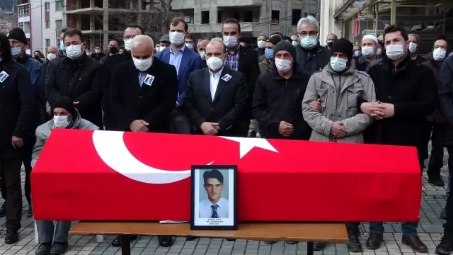 Kaymakam Yılmaz Kurt memleketi Trabzon'da son yolculuğuna uğurlandı Kaymakam Yılmaz Kurt memleketi Trabzon'da son yolculuğuna uğurlandı