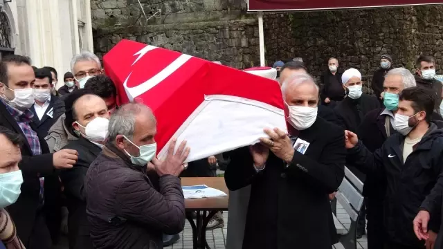 Kaymakam Yılmaz Kurt memleketi Trabzon'da son yolculuğuna uğurlandı Kaymakam Yılmaz Kurt memleketi Trabzon'da son yolculuğuna uğurlandı