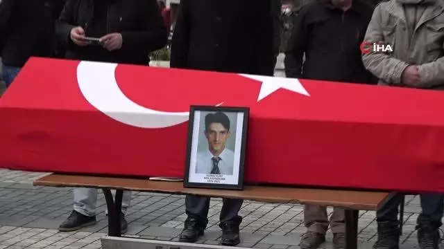 Kaymakam Yılmaz Kurt memleketi Trabzon'da son yolculuğuna uğurlandı Kaymakam Yılmaz Kurt memleketi Trabzon'da son yolculuğuna uğurlandı