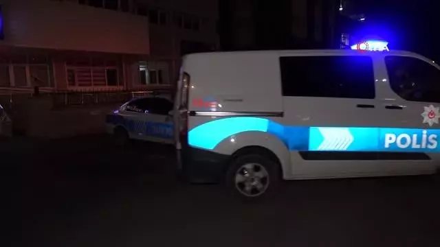 Kısıtlama saatinde kumar oynayan 9 kişiye 56 bin lira ceza Kısıtlama saatinde kumar oynayan 9 kişiye 56 bin lira ceza