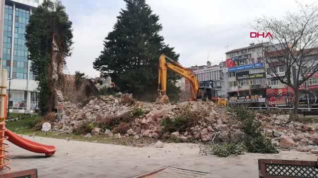 kocaeli izmit te 28 yil once yanan binanin du 4 14040186 o
