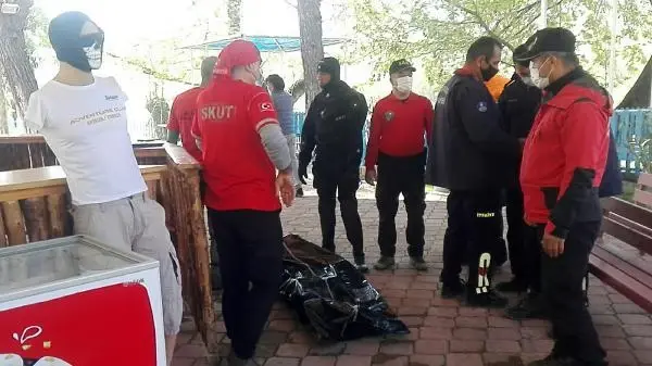 Piknikte kaybolan down sendromlu Rafettin Uğur'un cansız bedeni bulundu (3) Piknikte kaybolan down sendromlu Rafettin Uğur'un cansız bedeni bulundu (3)