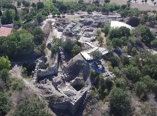 ÇANAKKALE Prof. Dr. Rüstem Aslan Troya Savaşı'nın kaderini salgın belirledi ÇANAKKALE Prof. Dr. Rüstem Aslan Troya Savaşı'nın kaderini salgın belirledi