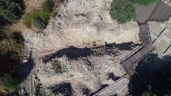 ÇANAKKALE Prof. Dr. Rüstem Aslan Troya Savaşı'nın kaderini salgın belirledi ÇANAKKALE Prof. Dr. Rüstem Aslan Troya Savaşı'nın kaderini salgın belirledi