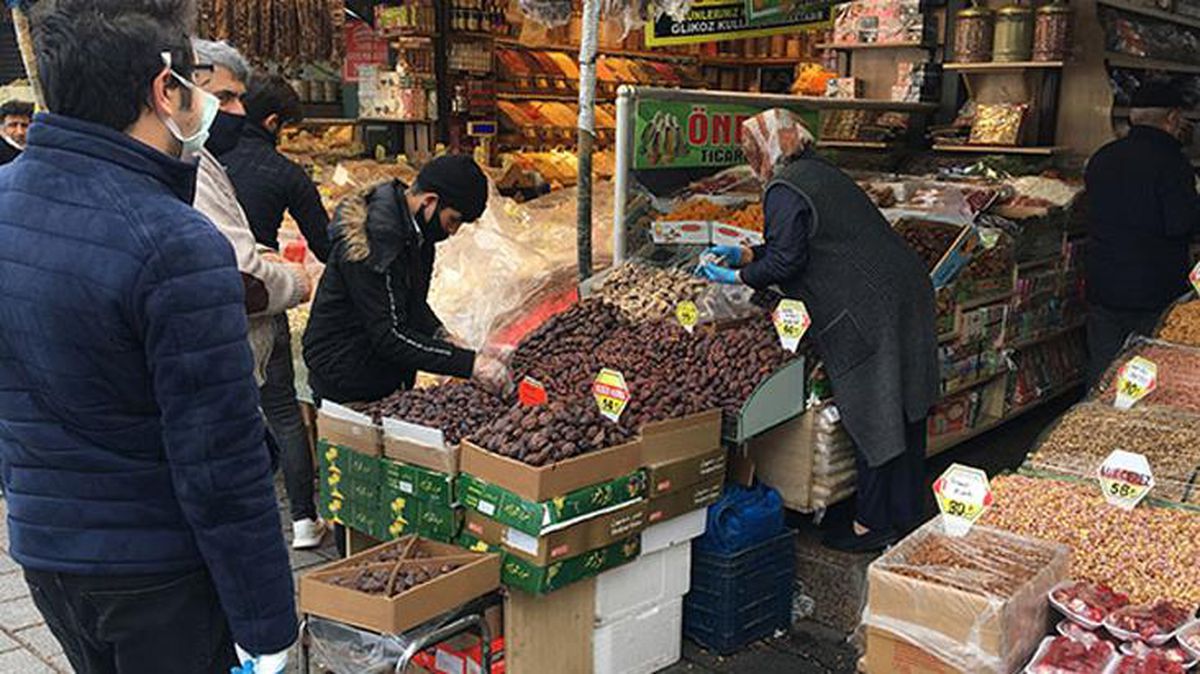 Salgında kazancı düşen esnafın umudu Ramazan