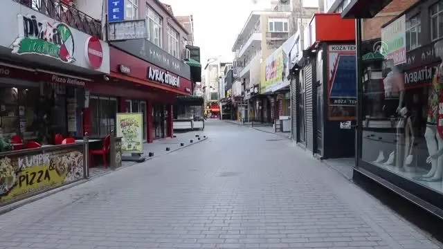 Sokağa çıkma kısıtlaması nedeniyle sessizlik hakim Sokağa çıkma kısıtlaması nedeniyle sessizlik hakim