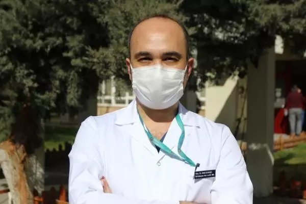 'Sprey aşının kaç doz ve kimlere uygulanacağı Faz 2'de belli olur' 'Sprey aşının kaç doz ve kimlere uygulanacağı Faz 2'de belli olur'