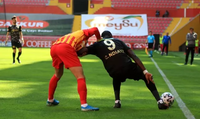 Süper Lig: Kayserispor: 1 Göztepe: 0 (İlk yarı) Süper Lig: Kayserispor: 1 Göztepe: 0 (İlk yarı)