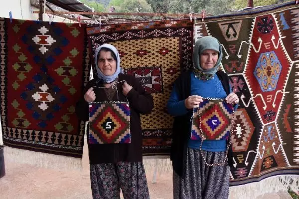ANTALYA Tarih ve kültür hazinesi Barak kilimlerini yaşatmaya çalışıyorlar ANTALYA Tarih ve kültür hazinesi Barak kilimlerini yaşatmaya çalışıyorlar