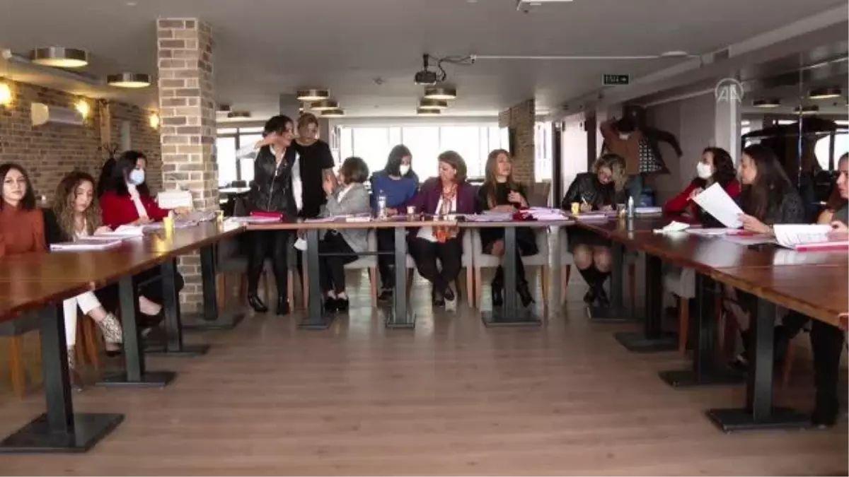 ANKARA -'Gelincik' avukatlar, 10 yıldır şiddet mağduru kadınlar için mücadele ediyor