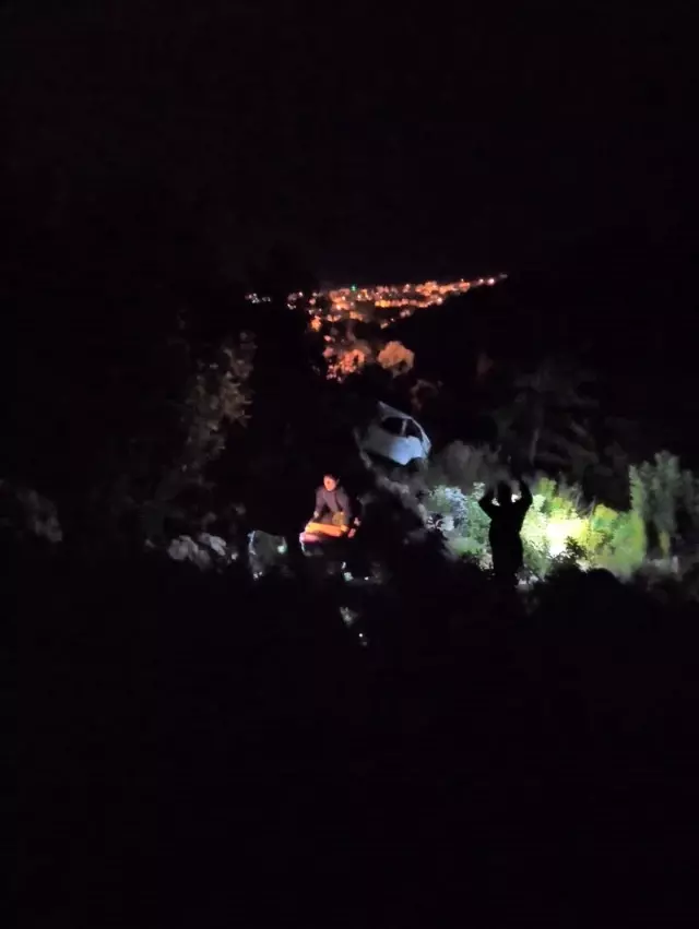 Son dakika haberleri: Antalya'da otomobil uçuruma yuvarlandı: 1 ölü Son dakika haberleri: Antalya'da otomobil uçuruma yuvarlandı: 1 ölü