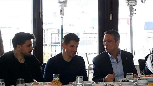 Mayor Ali Koç asked Emre Belözoğlu and team championship at dinner