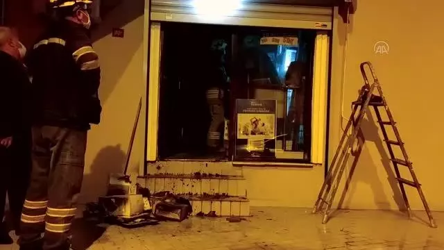 Beykoz'da bir iş yerinde çıkan yangın söndürüldü Beykoz'da bir iş yerinde çıkan yangın söndürüldü