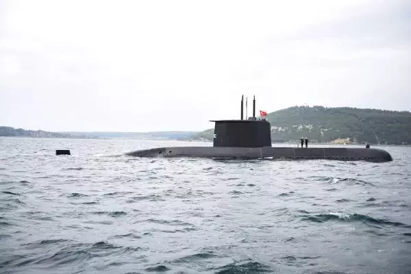 canakkale de dumlupinar denizaltisi sehitleri anildi haberler