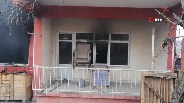 elindeki sigara ile uyuyunca yangin ciki 2 14041659 o