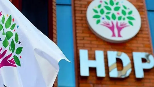 Emekli amirallerin bildirisiyle ilgili HDP'den açıklama: Darbeci yaklaşımlara tavrımız nettir Emekli amirallerin bildirisiyle ilgili HDP'den açıklama: Darbeci yaklaşımlara tavrımız nettir
