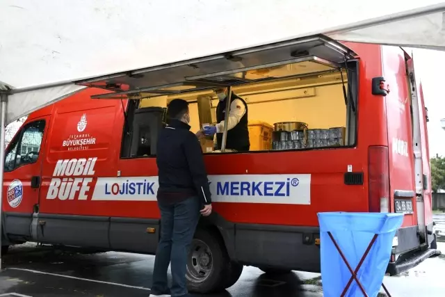 Esenyurt Belediyesi Ekipleri oy kullanan Bulgar göçmenleri için görev başında Esenyurt Belediyesi Ekipleri oy kullanan Bulgar göçmenleri için görev başında