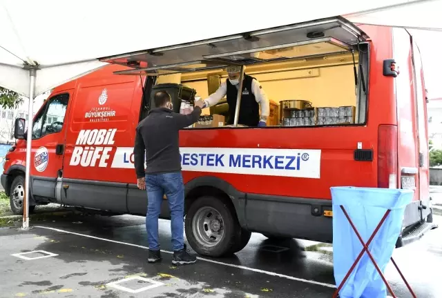 Esenyurt Belediyesi Ekipleri oy kullanan Bulgar göçmenleri için görev başında Esenyurt Belediyesi Ekipleri oy kullanan Bulgar göçmenleri için görev başında