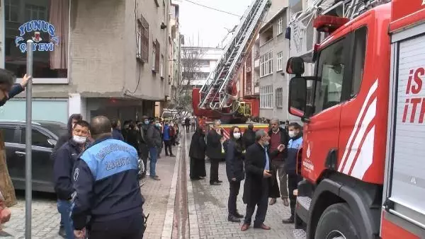ESENYURT'TA YANGIN PANİĞİ; MAHSUR KALAN 7 KİŞİ KURTARILDI ESENYURT'TA YANGIN PANİĞİ; MAHSUR KALAN 7 KİŞİ KURTARILDI